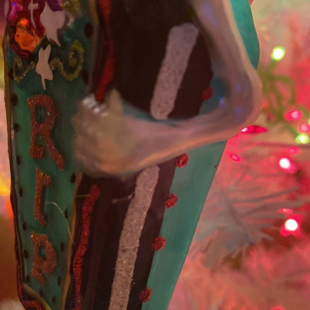 Holiday Lane Glass Sugar Skull Ornament Coffin RIP Day of the Dead Glitter - Picture 6 of 13
